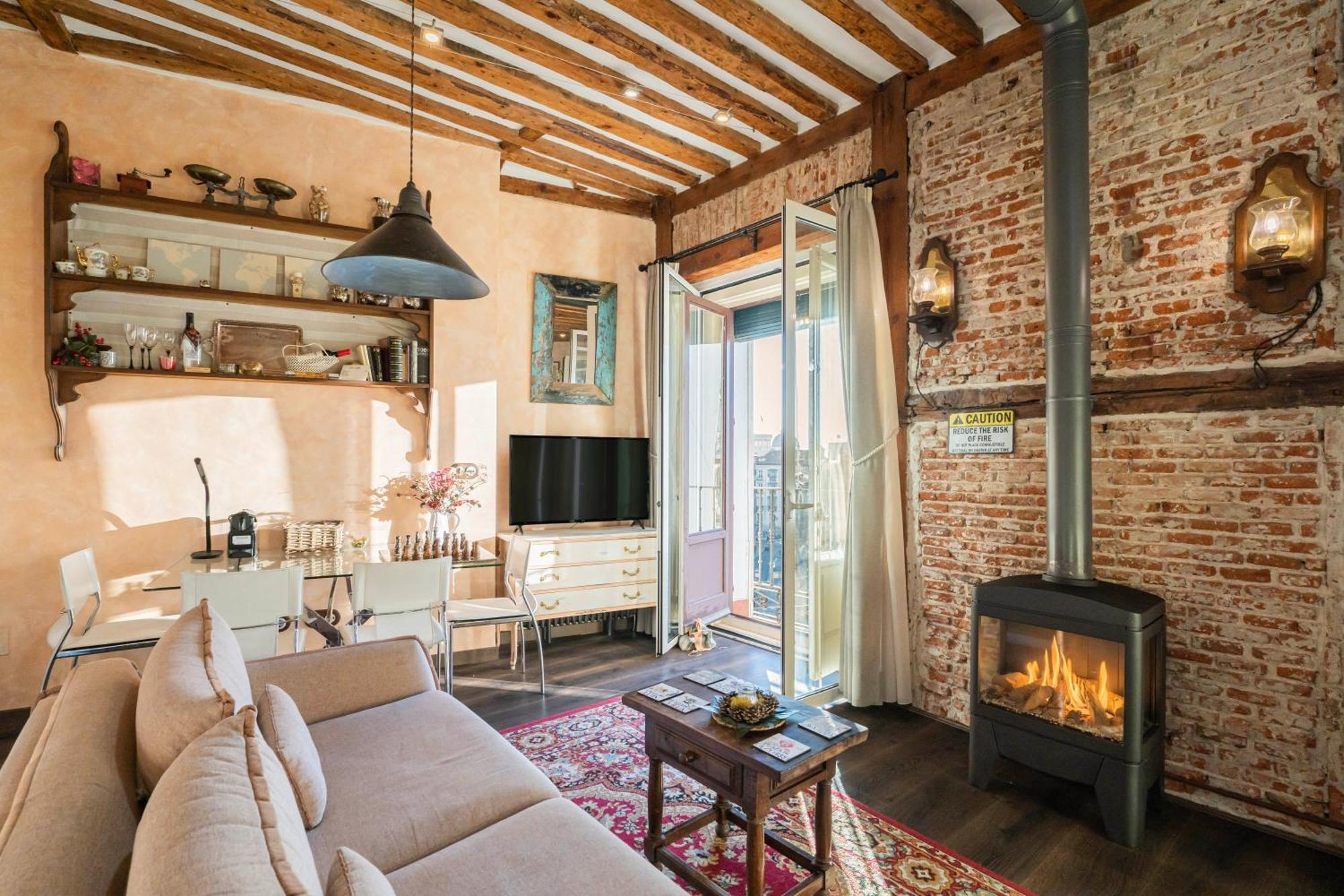 1851: Exceptional 19Th Century Studio In Мадрид Экстерьер фото